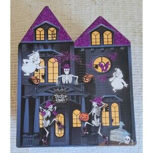 Halloween-'All Things Skulls'